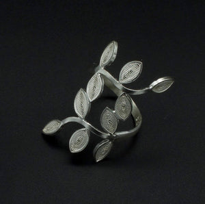 Gaviota Colombian Silver 'Hojas Solidas' Ring